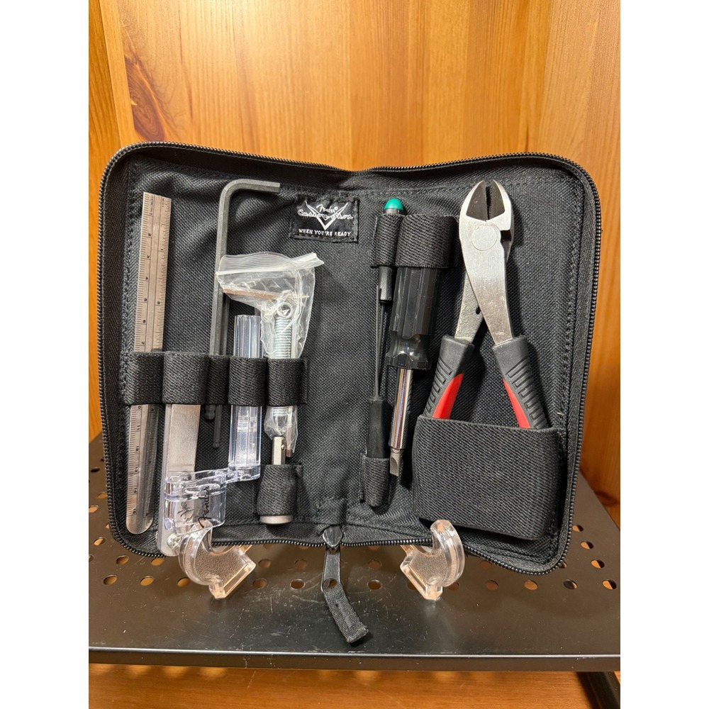 Fender Custom Shop Guitar Maintenance Tool Kit CruzTOOLS Zipper Case